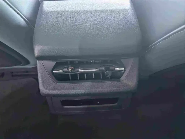 Audi Q6L e-tron — Фото автомобиля 11