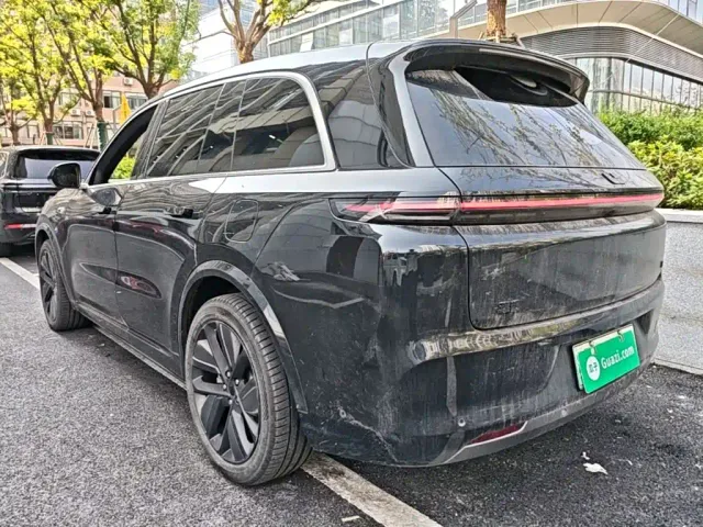 Li Auto L8 — Фото автомобиля 4