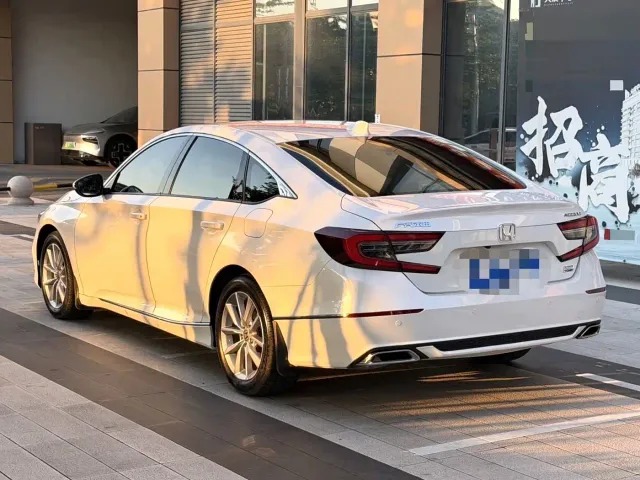 Honda Accord — Фото автомобиля 9