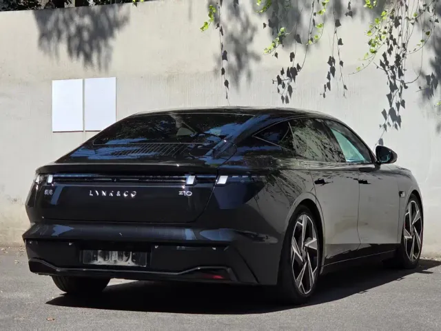 Lynk & Co Z10 — Фото автомобиля 7