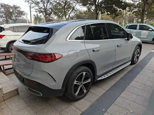 Mercedes-Benz EQE SUV — Фото автомобиля 6