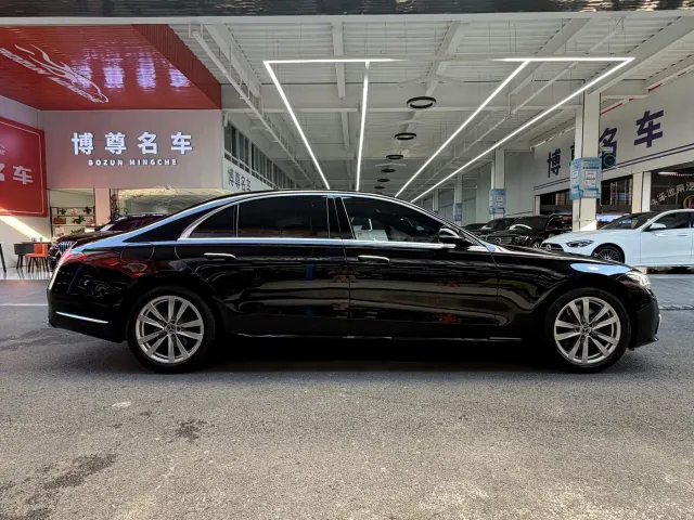 Mercedes-Benz S-Class — Фото автомобиля 25