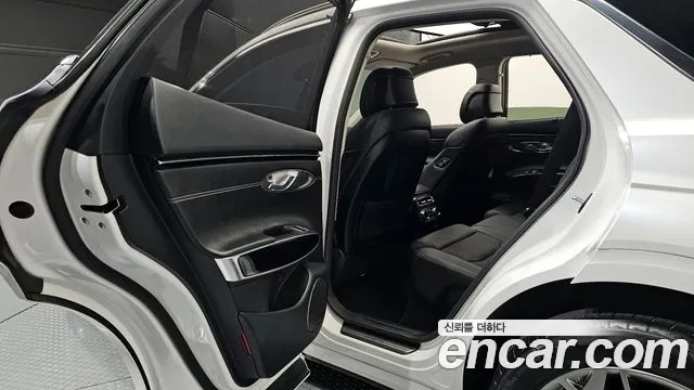 Genesis GV70 2.5T Бензин 2WD — Фото автомобиля 8