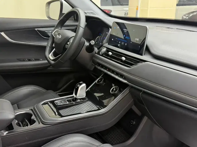 Chery Tiggo 8 — Фото автомобиля 9