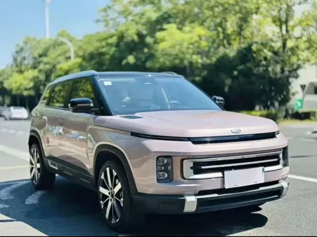 Geely ICON — Фото автомобиля 7