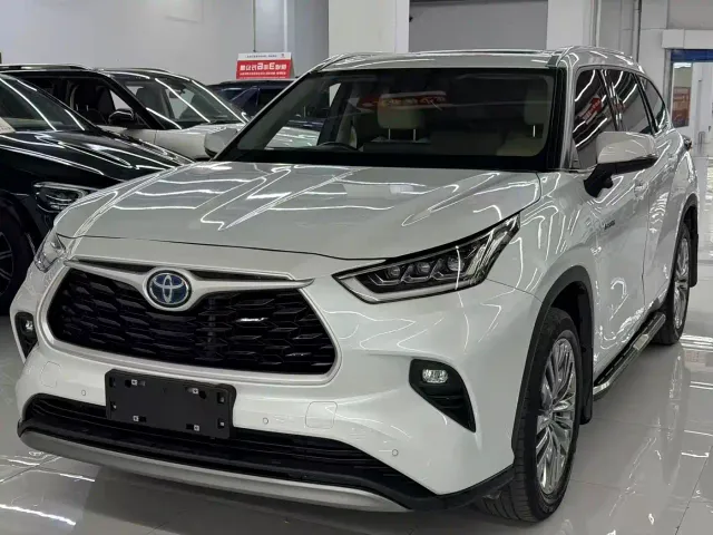 Toyota Highlander — Фото автомобиля 3