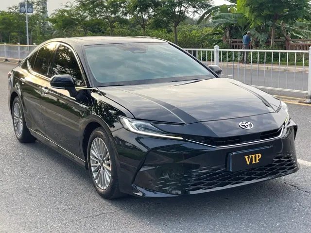 Toyota Camry — Фото автомобиля 3