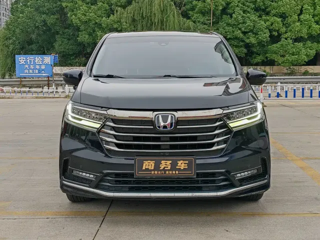 Honda Odyssey — Фото автомобиля 2