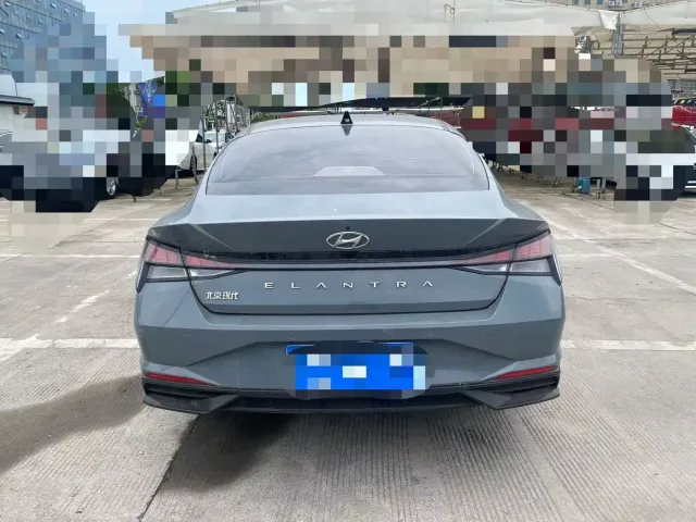 Hyundai Elantra — Фото автомобиля 4