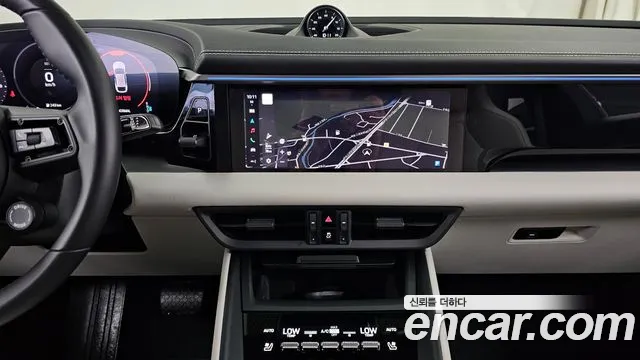 Porsche Macan — Фото автомобиля 16