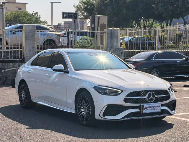 Mercedes-Benz C-Class — Фото автомобиля 2