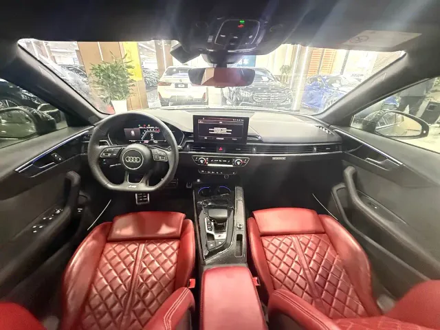 Audi S4 — Фото автомобиля 5