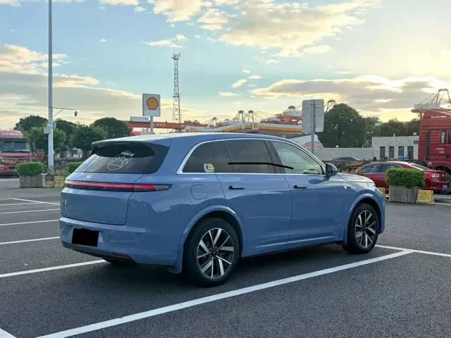 Li Auto L7 — Фото автомобиля 4