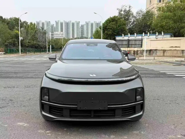 Li Auto L8 — Фото автомобиля 2