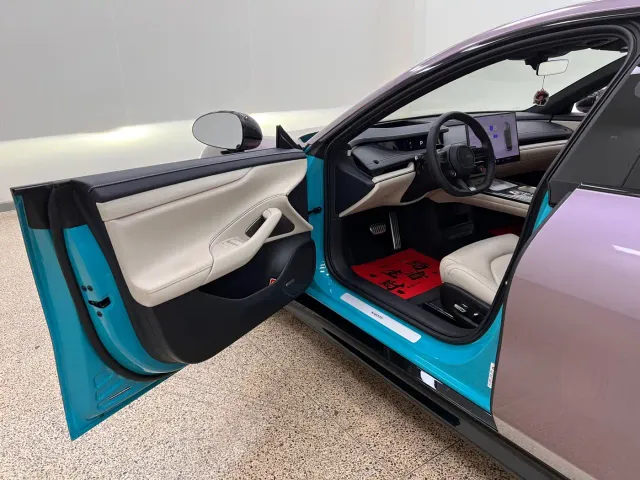 Xiaomi SU7 — Фото автомобиля 13