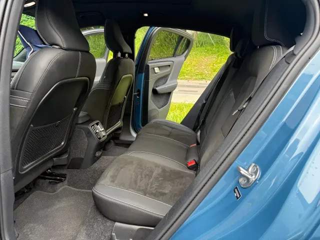Volvo C40 — Фото автомобиля 9