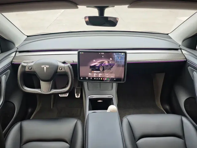 Tesla Model Y — Фото автомобиля 12