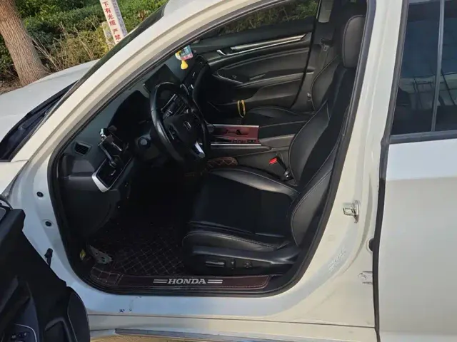 Honda Accord — Фото автомобиля 9