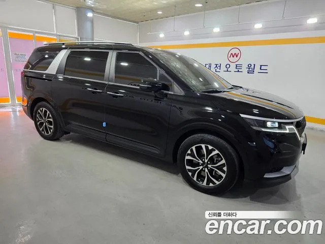 Kia Canival — Фото автомобиля 2