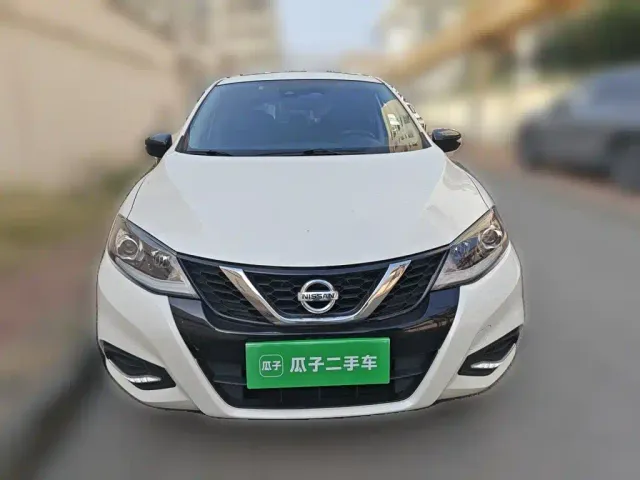 Nissan Tiida — Фото автомобиля 2