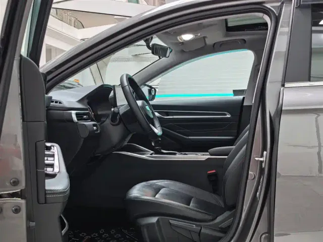 Geely Emgrand — Фото автомобиля 5