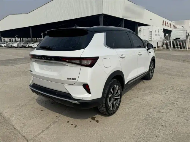 Wuling Asta — Фото автомобиля 13