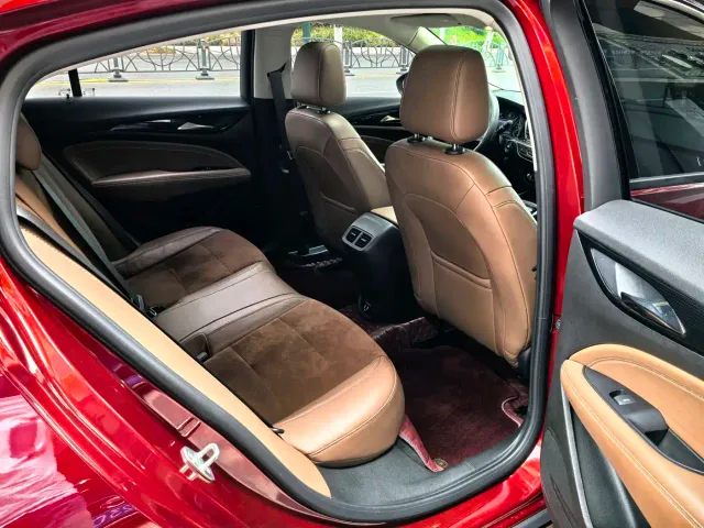 Buick Regal — Фото автомобиля 17