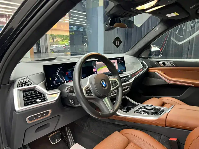 BMW X7 — Фото автомобиля 12