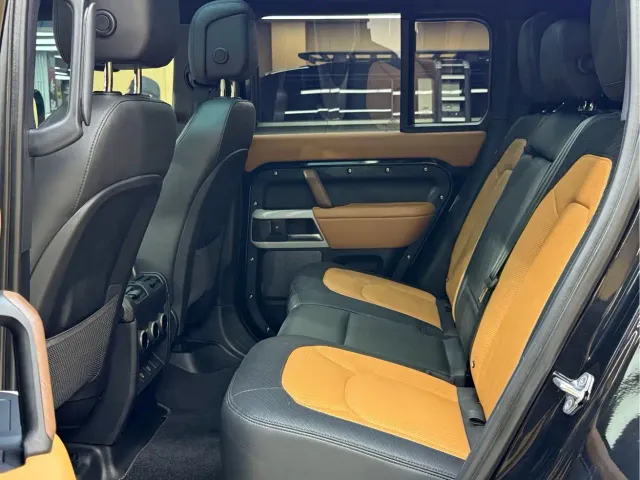 Land Rover Defender — Фото автомобиля 6