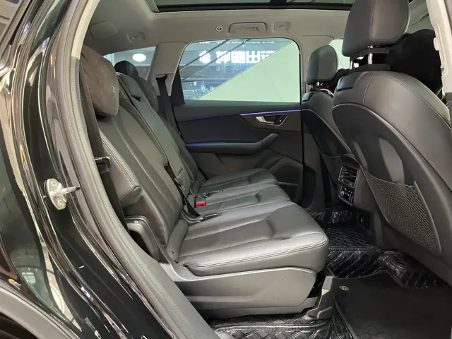 Audi Q7 — Фото автомобиля 25