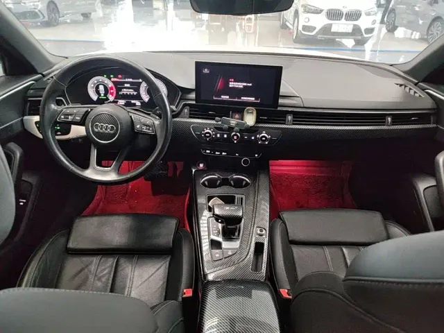 Audi A4L — Фото автомобиля 9