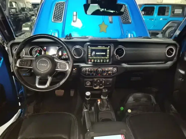 Jeep Wrangler 4xe — Фото автомобиля 9