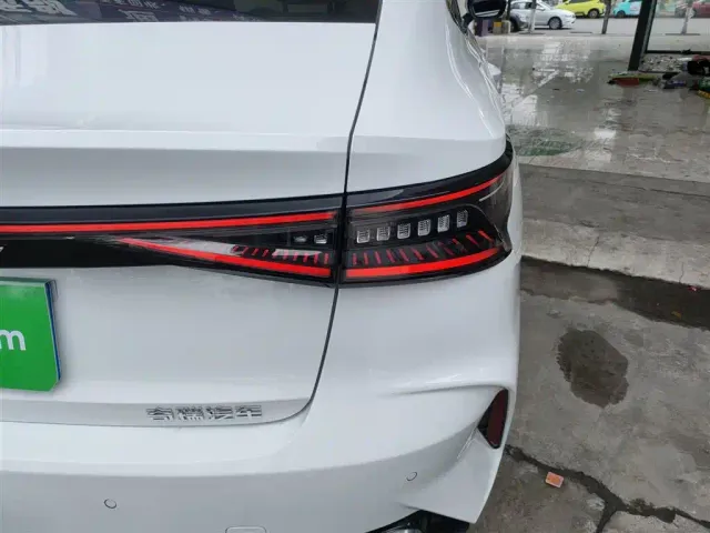 Chery Arrizo 8 — Фото автомобиля 7