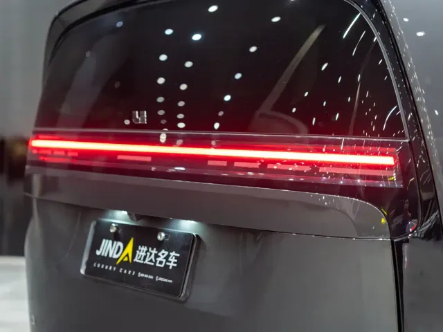 Li Auto MEGA — Фото автомобиля 6