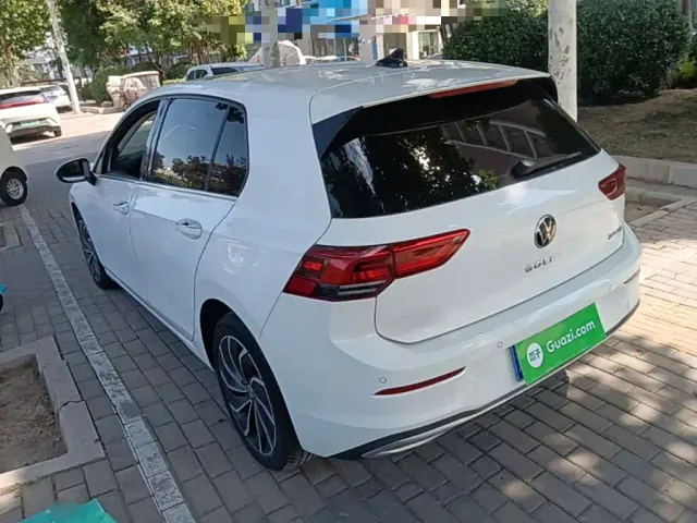 Volkswagen Golf — Фото автомобиля 4