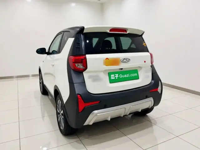 QQ New Energy Little Ant 2022 Facelift Sweet Edition Half Sugar LFP 30.7kWh 30kW 301km — Фото автомобиля 4