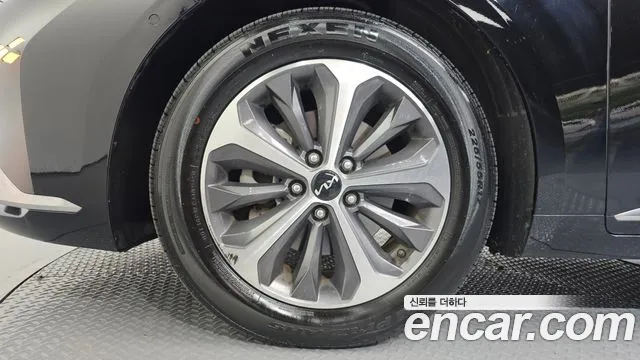 Kia K8 Hybrid — Фото автомобиля 5