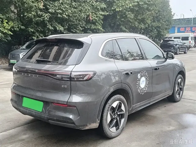 Geely Galaxy E5 — Фото автомобиля 9