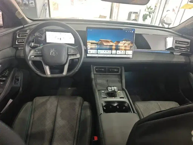 BYD Qin L — Фото автомобиля 9