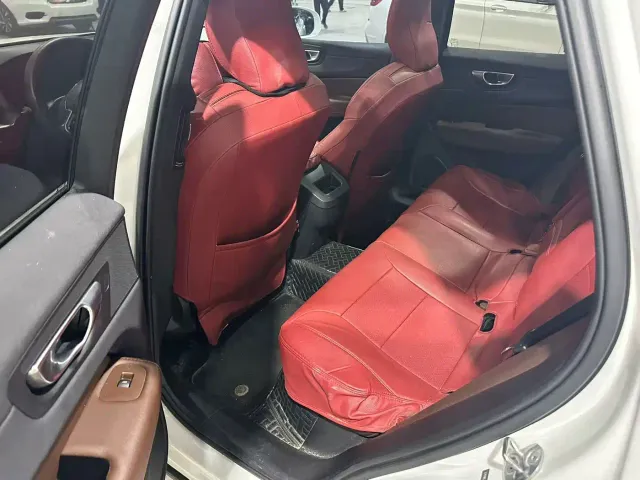 Volvo Volvo XC60 2023 B5 AWD Smart Luxury Edition — Фото автомобиля 4