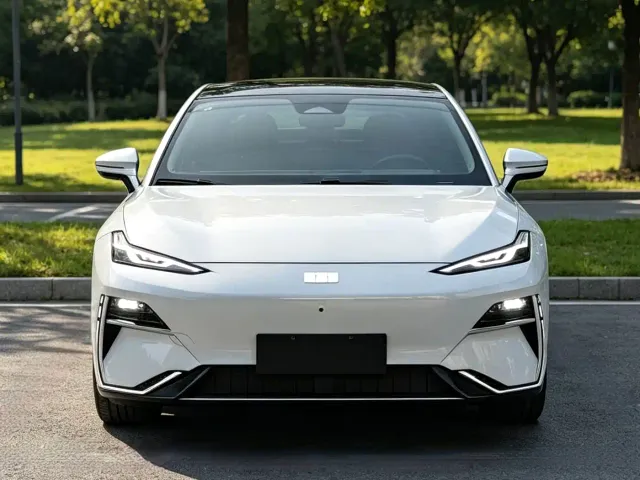 Geely Galaxy E8 — Фото автомобиля 2