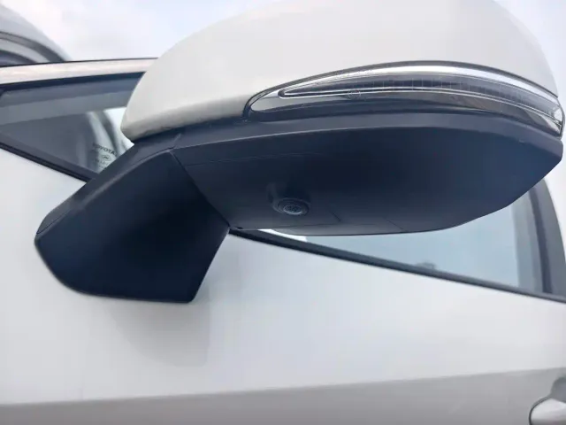 Toyota RAV4 — Фото автомобиля 6