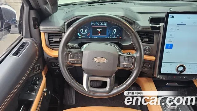 Ford Expedition — Фото автомобиля 12