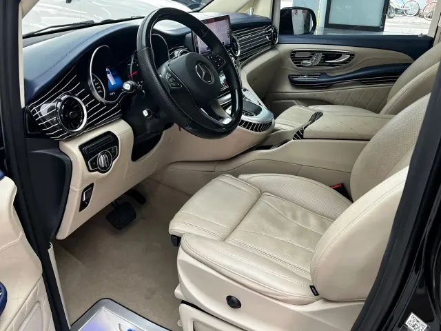 Mercedes-Benz V-Class — Фото автомобиля 13
