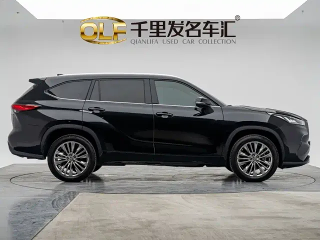 Toyota Highlander — Фото автомобиля 3