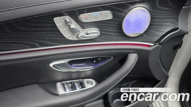 Mercedes-Benz E-Class — Фото автомобиля 15