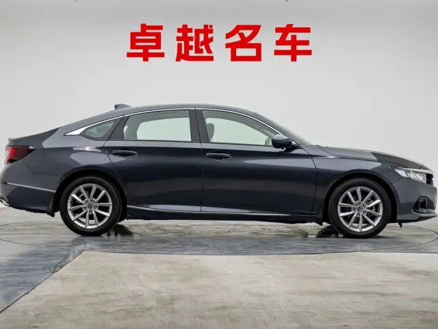 Honda Accord — Фото автомобиля 3