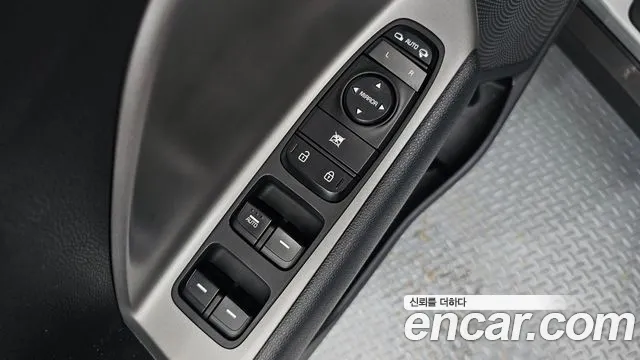 Kia Niro — Фото автомобиля 12