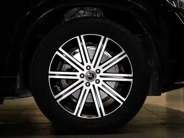 Mercedes-Benz GLE-Class — Фото автомобиля 12