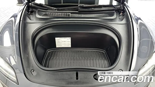 Tesla Model 3 — Фото автомобиля 6